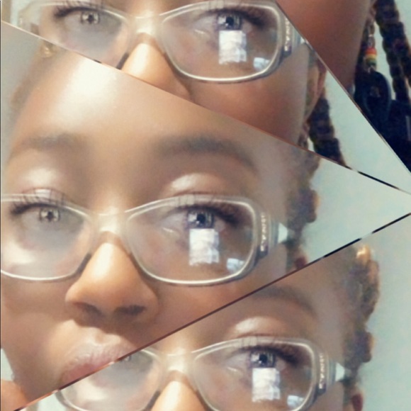 Meet your Posher, Mia - Picture 1 of 1